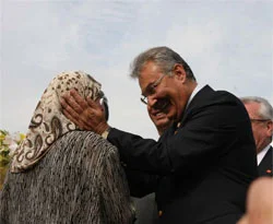 Baykal ve Sav'dan başörtü şovu / Galeri
