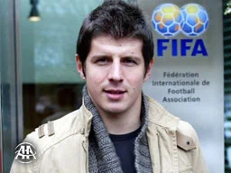 Emre Belözoğlu sakatlandı