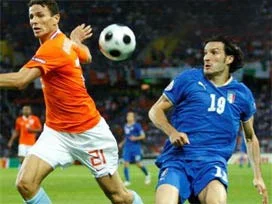 Hollanda İtalya'yı ezdi geçti / Video