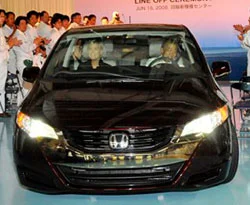 Honda?dan ilk hidrojen yakıtlı araba