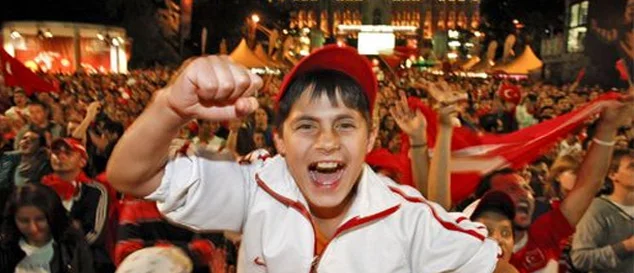 Milli maç için Taksim'e dev ekran