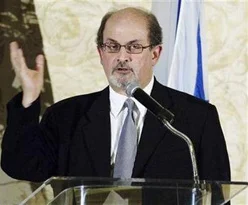 Salman Rüşdi'ye İngiliz şövalyelik ödülü