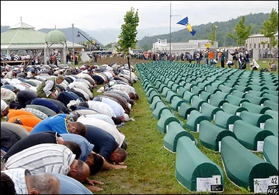 Srebrenitsa kurbanları Hollanda'yı dava ediyor