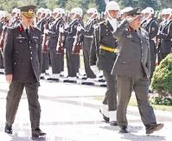 Yunan komutan 3 yıl rötarla misafirimiz