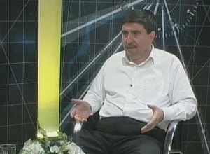 Altan Tan: Halkın yarısı bölücü mü?