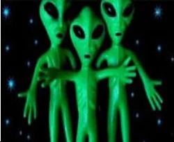 Ayda yürüyen adam da E.T.?ye inanıyor