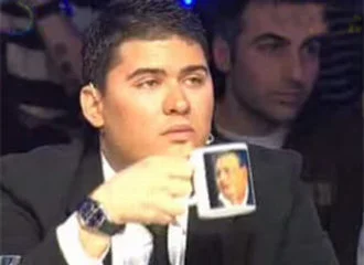 'Bu zibidiye yazar diye köşe veren utansın!'