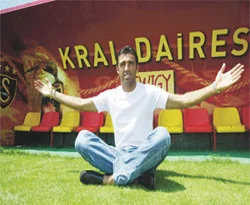 Hakan Şükür futbolu bıraktı iddiası