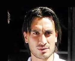 Hakan Yakın, Premier Lig yolunda