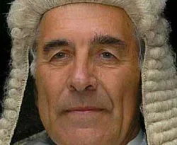 'İngiliz Müslümanlar Şeriatla yaşayabilmelidir'