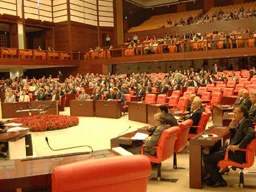 Meclis'ten yabancılara mülk satışına izin