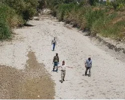 Sakarya Nehri'ni, yürüyerek geçtiler