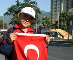 Şehitler için 250 kilometre yürüyecek