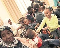 'Arap Kızı' bugün de camdan bakıyor...
