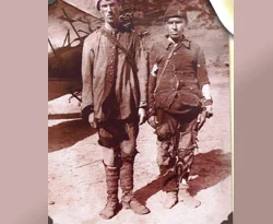 Erbakan Hoca evinde bu fotoğrafa bakıyor