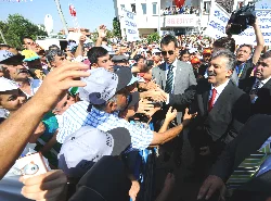 Gül: Kürtler ve Aleviler Türkiye'nin zenginliği