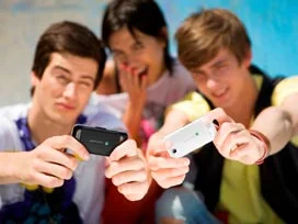Üç hatlı telefonlar geliyor