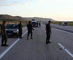 Van'da şüpheli minibüs yakalndı