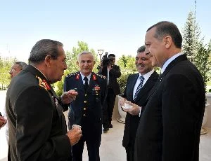 YAŞ toplatısından fotolar
