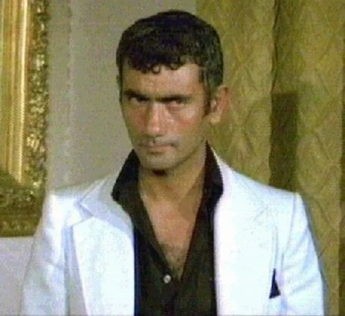 Yılmaz Güney aşkı için trenin önünü kesmiş