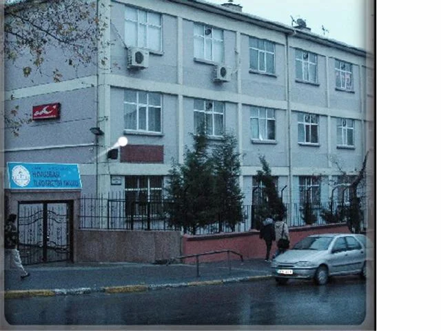 1. sınıf öğrencisini ağlıyor diye okuldan attı