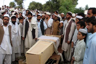Afganistan'da vali öldürüldü
