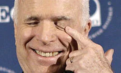 Babam McCain bana 'küçük aptal' der