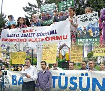 ?Başörtü yasağı ırkçılık?