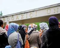 Genç Siviller'den başörtüsü yasağına tepki