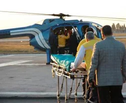 Helikopter evin tepesine düştü