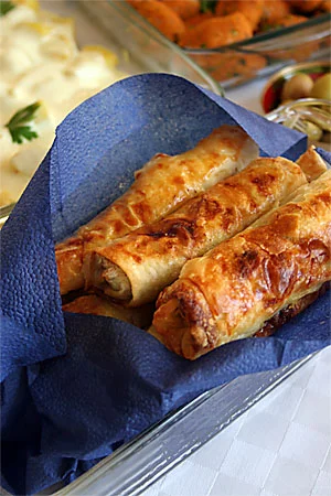 Hiç patlıcanlı kıymalı böreği ve patates salatasını denediniz mi?