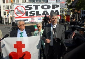 Köln'de İslam karşıtı gösteri iptal edildi