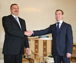 Medyedev, Aliyev'le görüştü