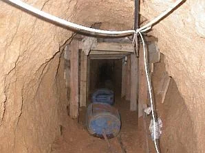 Mısır Filistinlileri bombaladı 5 Filistinli'yi öldürdü