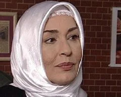 Necla Nazır, başörtüsünü çıkarıyor mu?