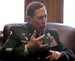 Petraeus: Irak'ta zafer yok