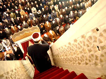 Ramazan'ın ilk Cuma'sında camiler doldu