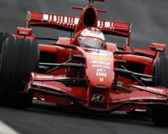 Tarihi yarışın galibi Alonso