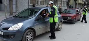 Trafik polisleri ceza yağdırdı