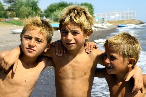 Van Gölü'nde yüz sarışın ol!