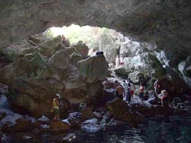 Zeus'un korkudan saklandığı mağara