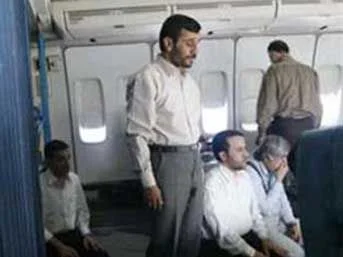 Ahmedinejad'ın uçağından ilk kareler