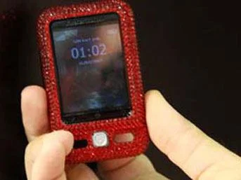 En küçük dokunmatik telefon