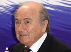 FIFA Başkanı Blatter kaza geçirdi