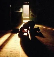 Namaz kılarken ölüm tehdidi aldı