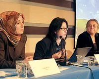 Panel konuşmacısına başörtüsü yasağı