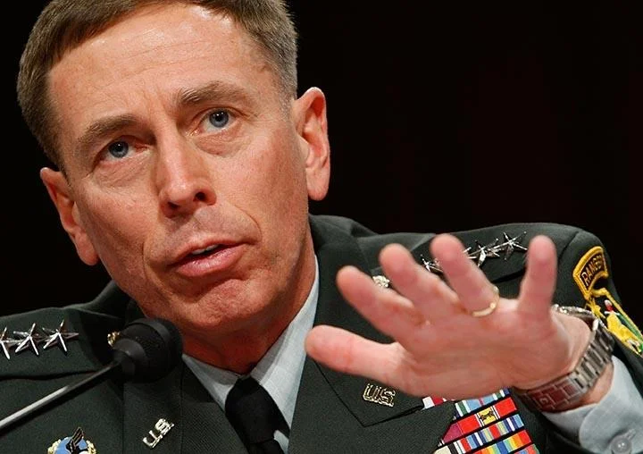 Petraeus: Taliban ile diyalog kurulmalı