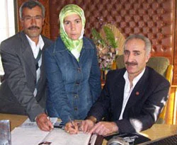 43 yaşında kimlik sahibi oldu