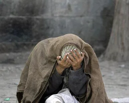 Afganistan sokaklarında dilenmek yasak