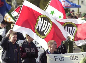 Almanya parti kapatmayı tartışıyor